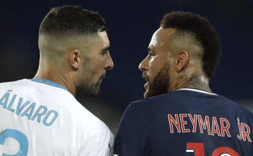 PSG anuncia apoio total a Neymar em caso de racismo
