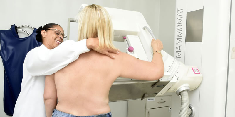Outubro Rosa: mês de conscientização sobre o câncer de mama