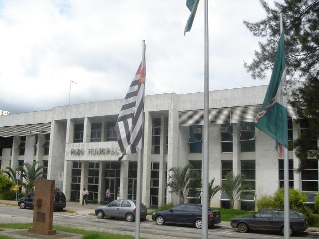 Prefeitura de Campo Limpo Paulista reajusta salários de alguns servidores e deixa outros de fora
