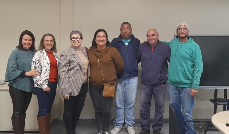 Gestão de Educação recebe Asserv para alinhamento dos trabalhos de zeladoria nas escolas